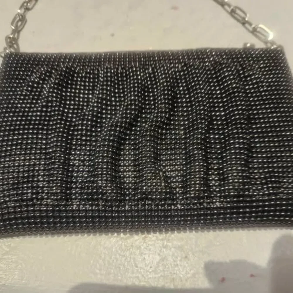La Regale chic black